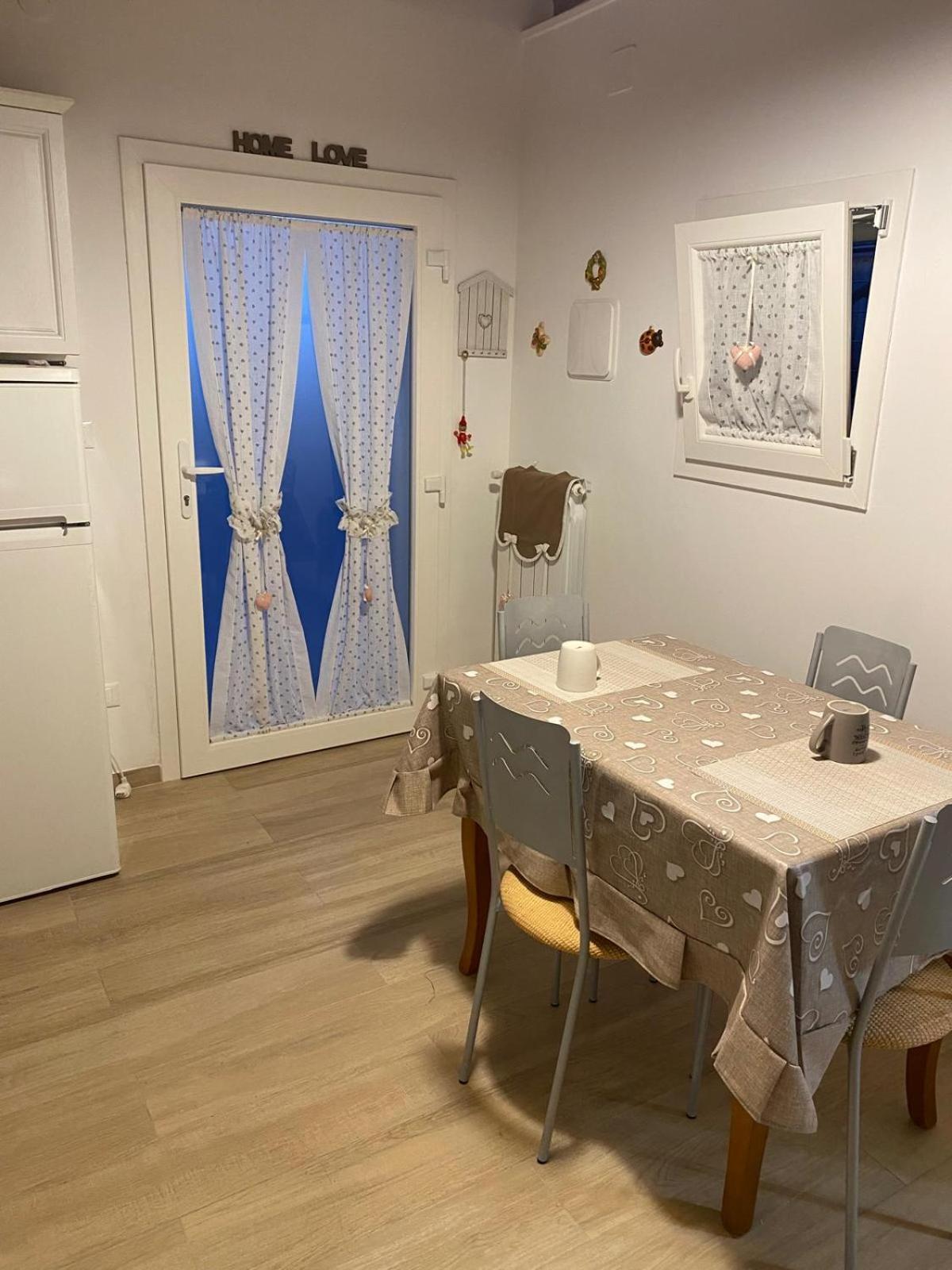 Brezza Marina Apartment Taranto Luaran gambar
